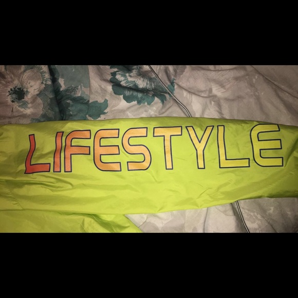 Forever 21 Windbreaker - Picture 4 of 4